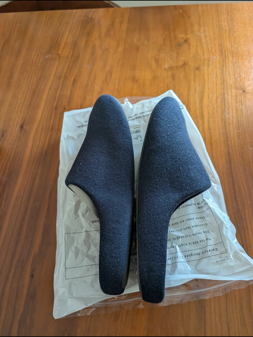 UNIQLO Navy Room Shoes Slippers Size L Men 9 Women 10 NWT